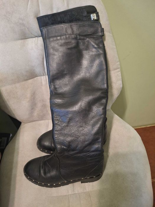 Продам шкіряні жіночі чоботи