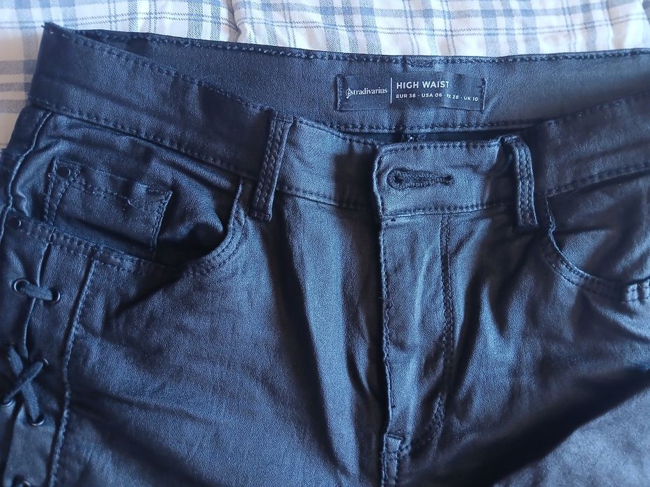 Calças em boas condições