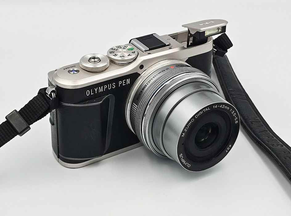 Olympus E-PL9 + M.Zuiko 14-42mm + torba