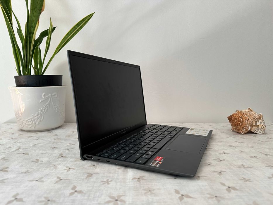 Portátil Asus Zenbook 14 em ÓTIMO estado + pack de OFERTA