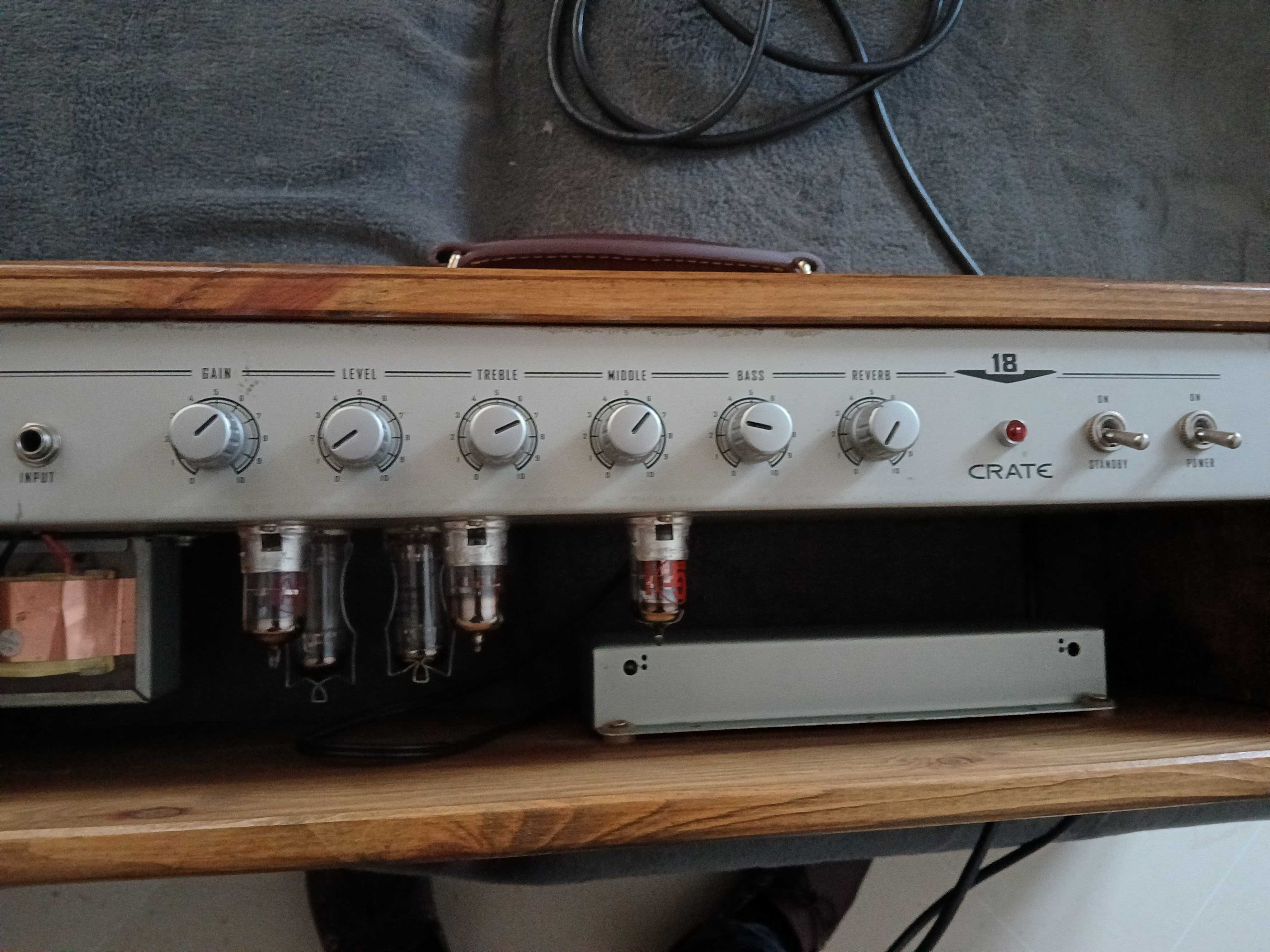 Amplificador Crate V18 Head