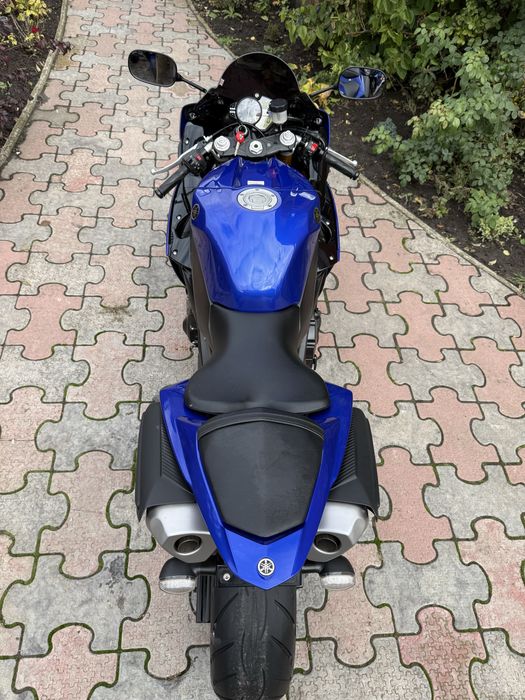 Yamaha R1 crossplane розмитнена