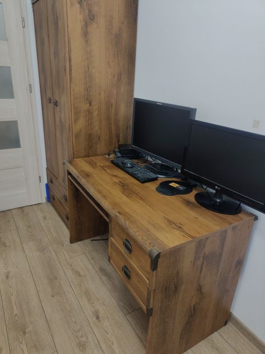 Szafa indiana i biurko z Black red white