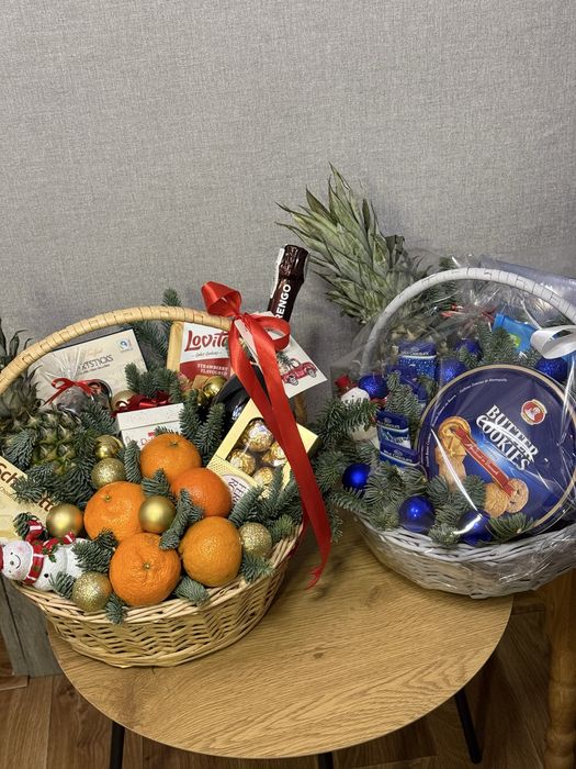 Фуд-флористичний кошик на Новий рік – подарунок