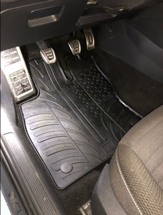 Conjunto Tapetes Borracha Vw Golf 7/8 Seat Leon 5 (Artigo Novo)