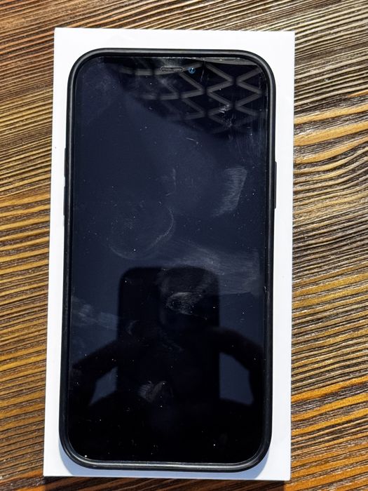 iPhone 12 64GB Black – Stan idealny, mało używany, komplet