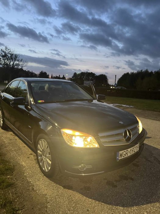 Mercedes-Benz C200 CGI W204 1.8 Benzyna Coupé 2010 Idealny stan