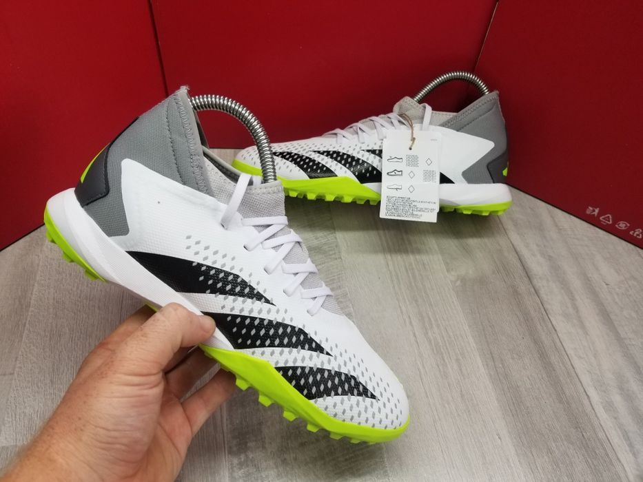 Спортивне взуття.Спортивні носки.Футбольне взуття.Копочки.Футзалки.М'я