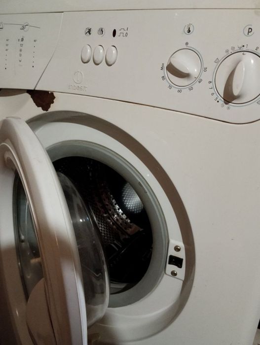 Пральна машина indesit
