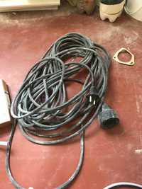 кабель 3*2,5(20м)  ; кабель 3*1,5  ( 40м ), переноска (15м)