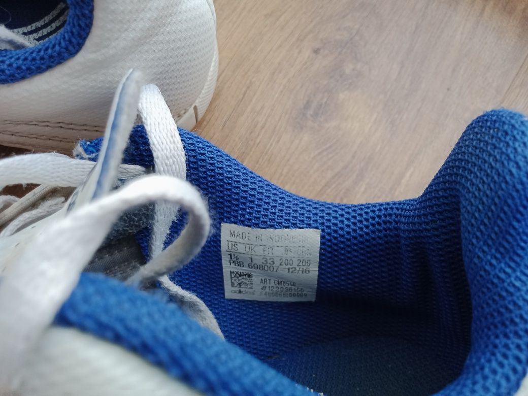 Sprzedam buty adidas śnieżynki rozmiar 33