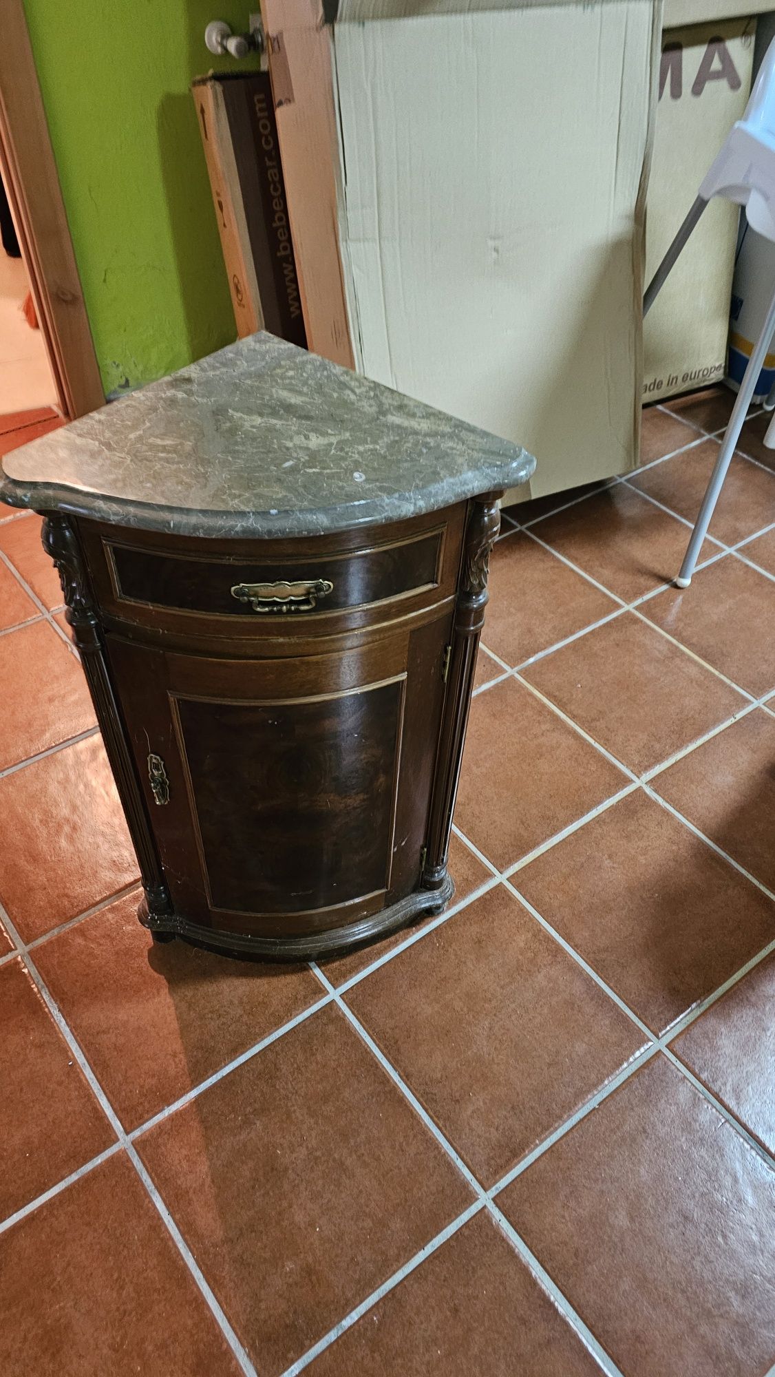Móvel canto  em madeira