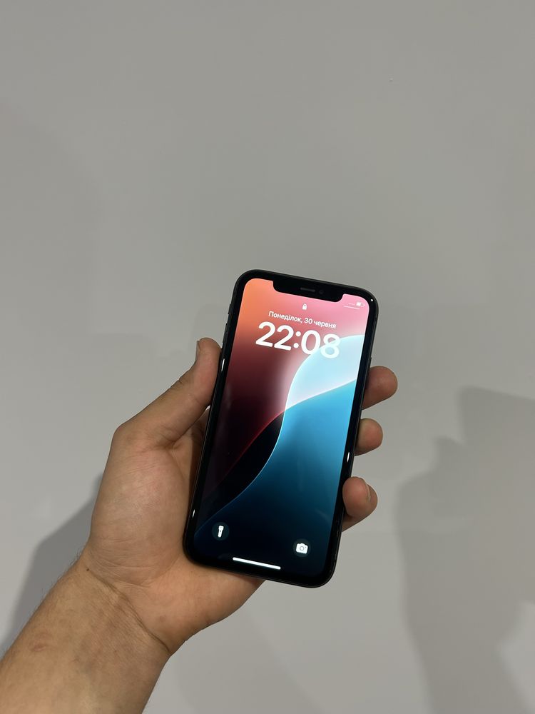 Iphone 11 / 128 / newerlock