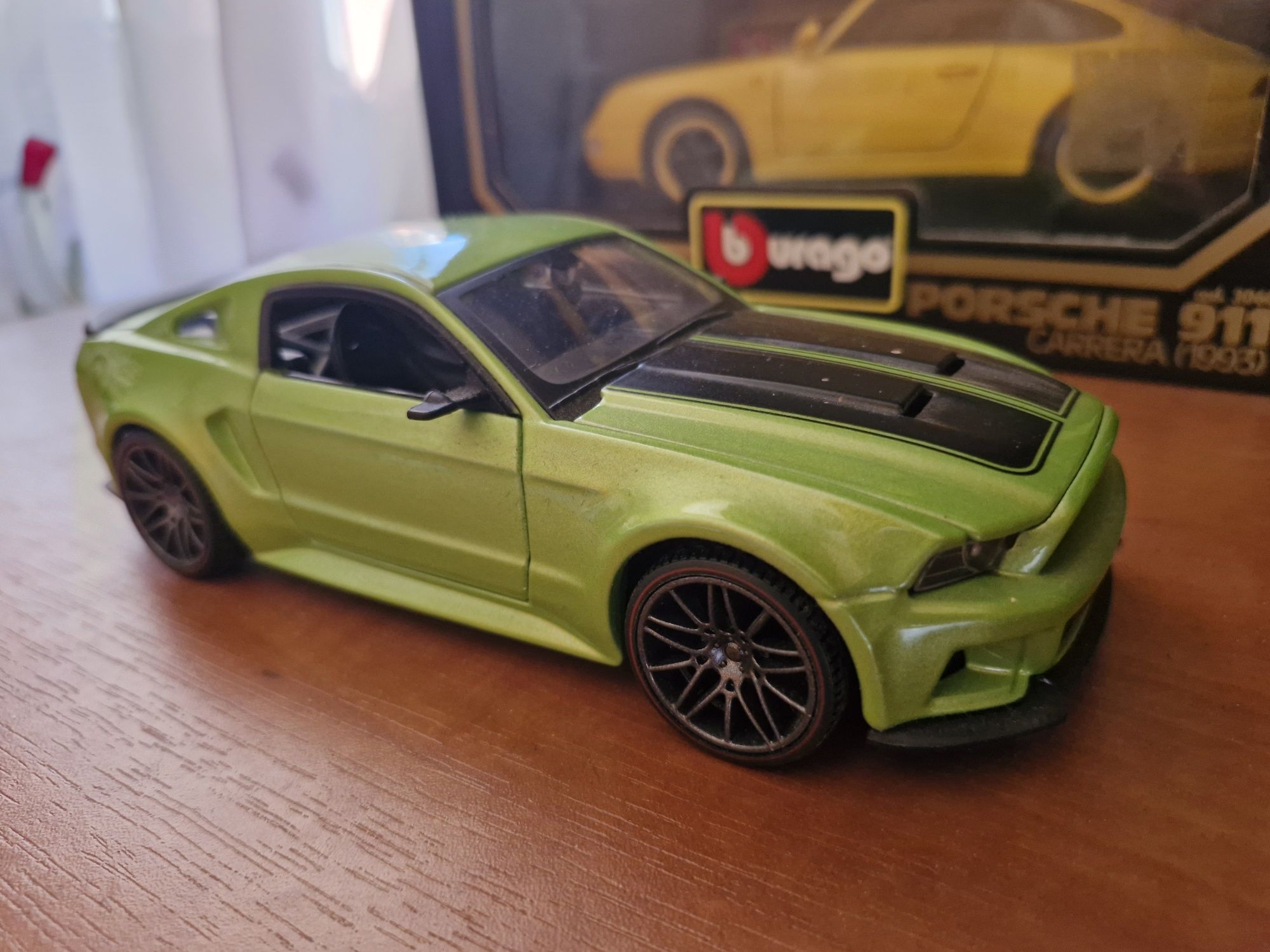 Model Ford Mustang, 1/24, Maisto