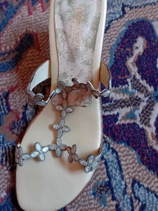 Sandálias de salto alto