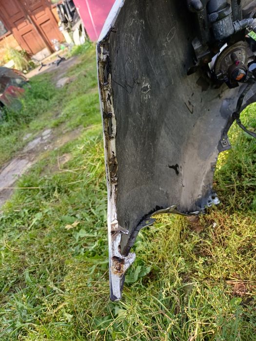 Mazda 5 05-08r передній бампер бампера