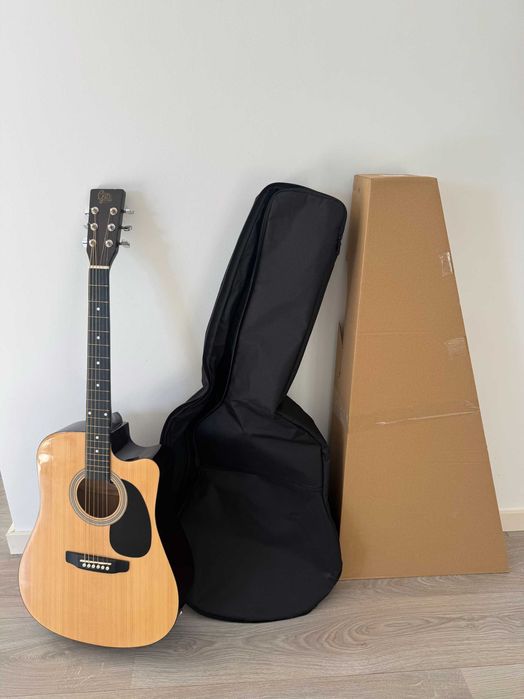 Guitarra acústica Cema em ótimo estado + capa