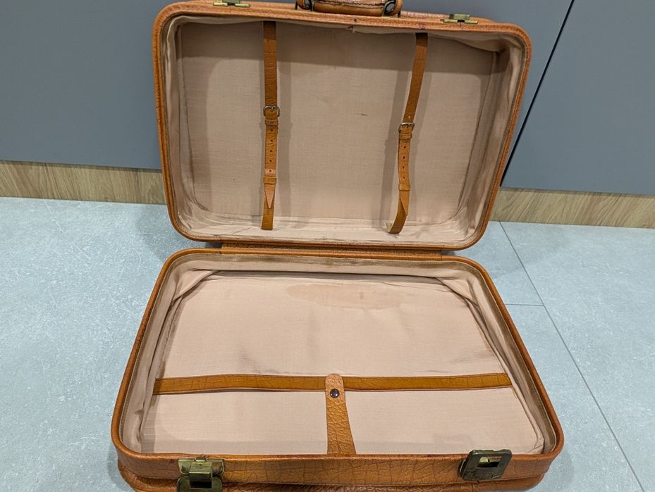 Валіза з натуральної шкіри, 80-ті роки