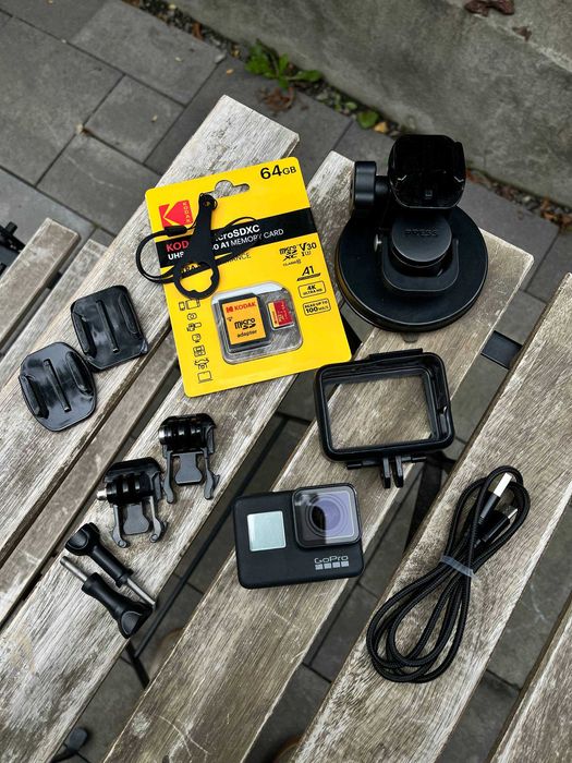 Екшн-камера GoPro Hero 7 Black з картою пам'яті у подарунок