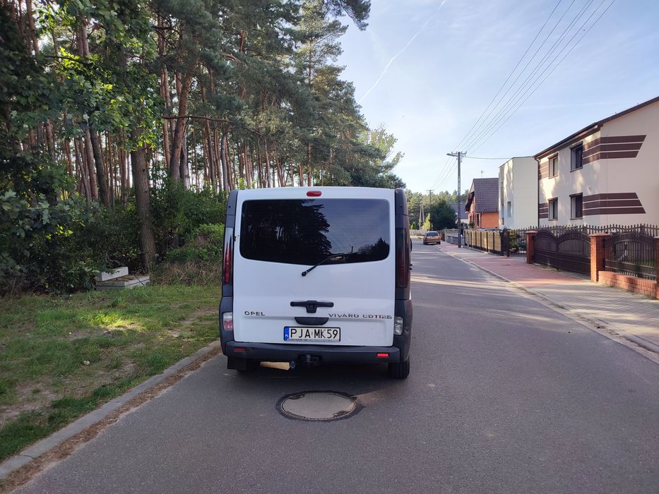 Opel Vivaro 2.5dti Long 9 miejsc