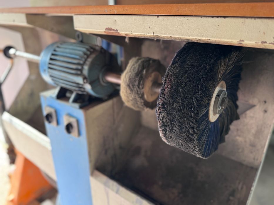 Esmeril trifásico com estratores