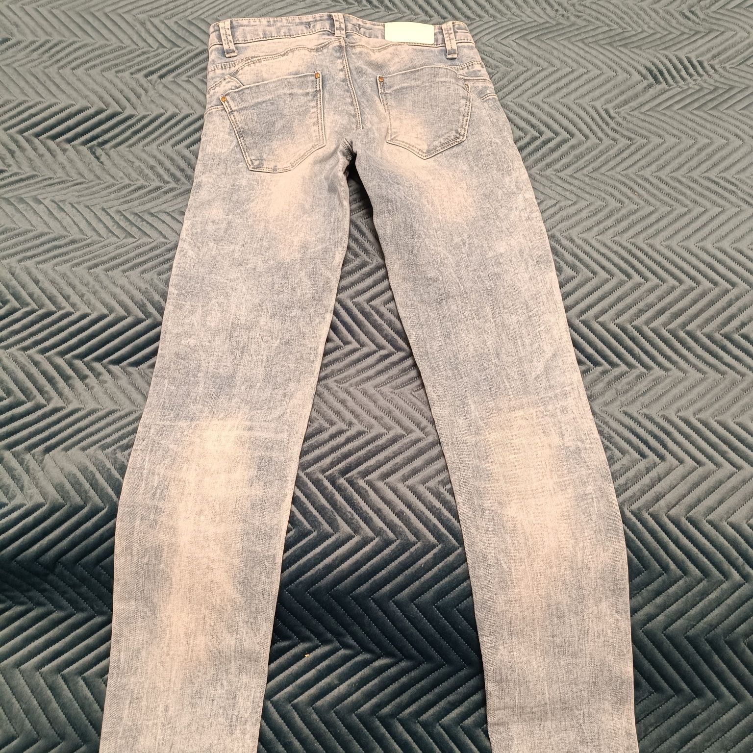 Jeansy Stradivarius