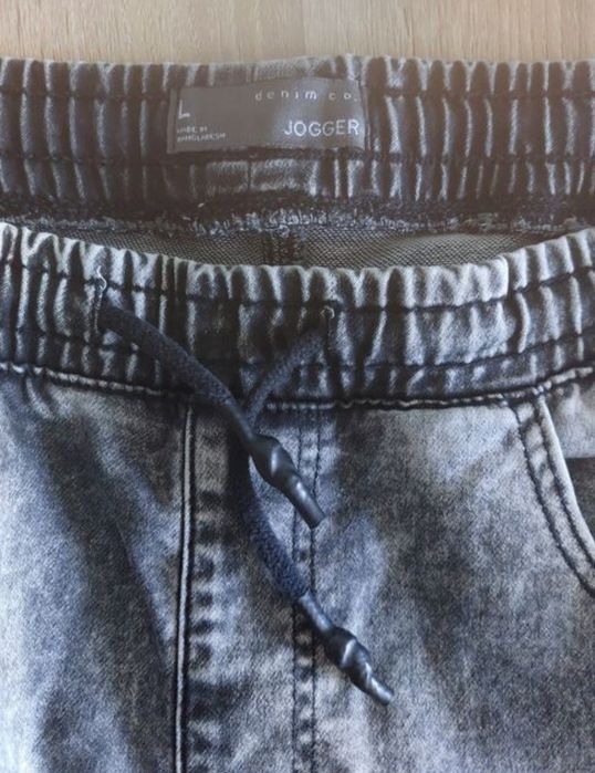 Курткая,джинси Primark для хлопця М