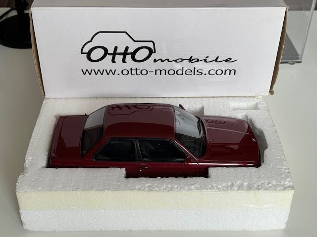 1:18 OttO Mobile BMW 325is (E30) Coupe / Calypsorot / OT102