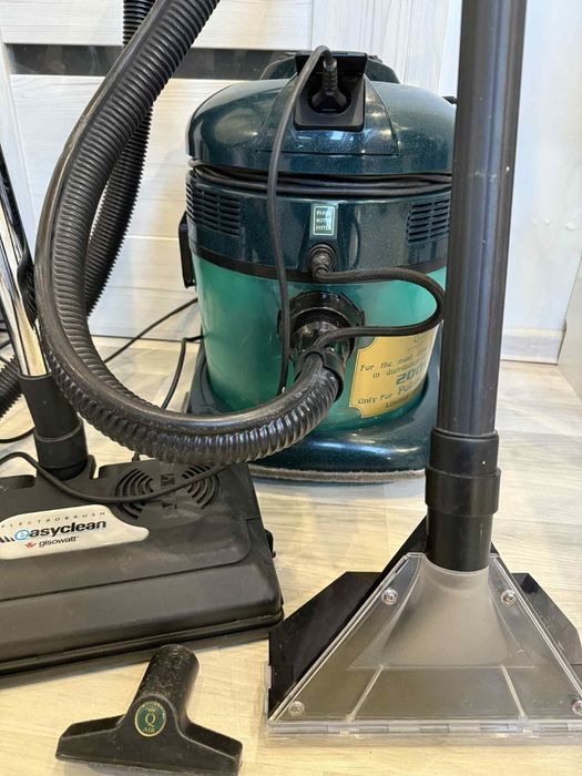 Odkurzacz wodny pioracy  z separatorem queen of air