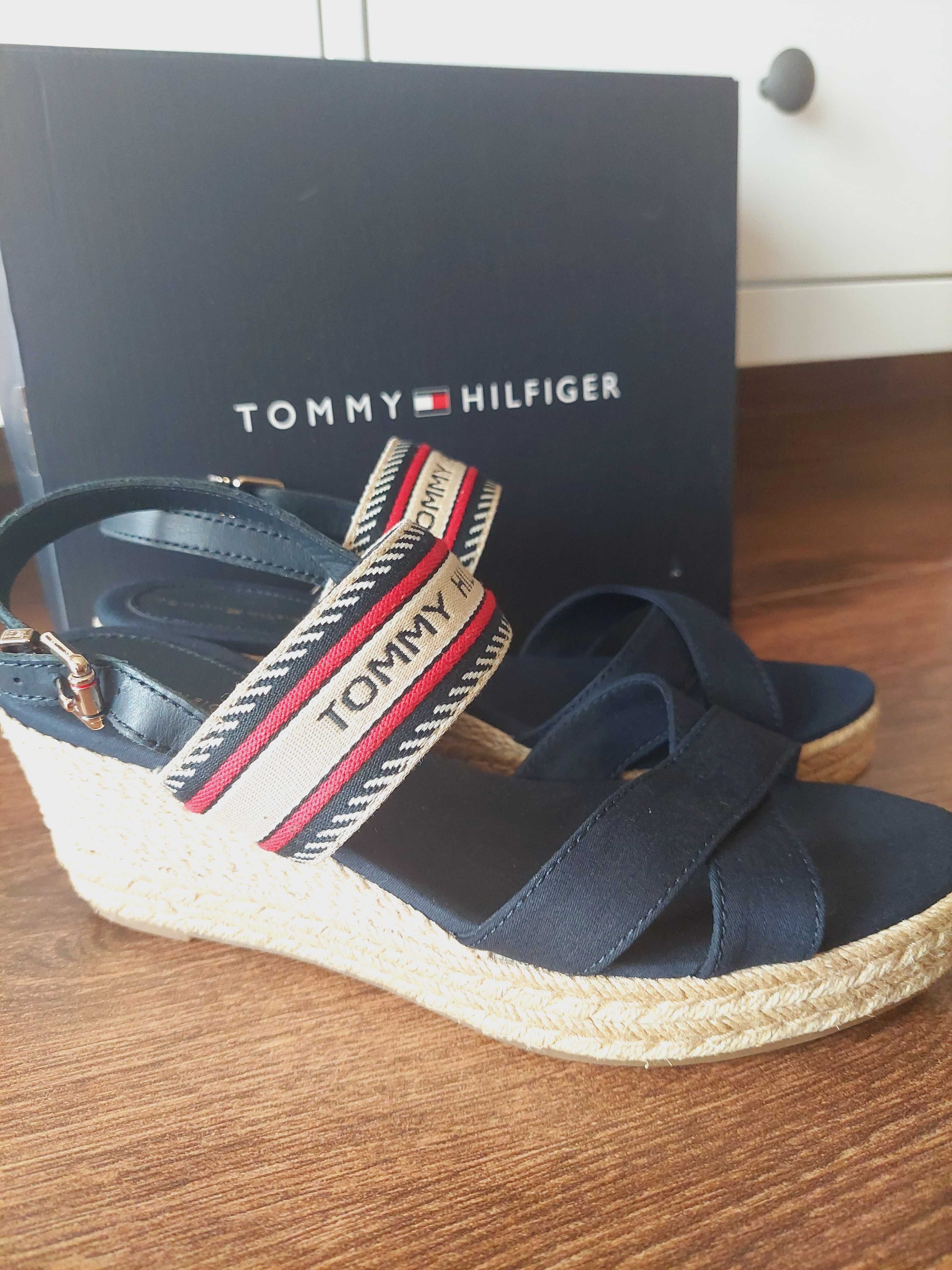 Sandały na koturnie Tommy Hilfiger