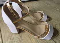 Buty na obcasie damskie