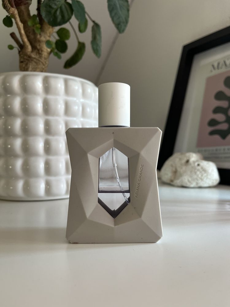 Perfumy Ariana Grande God is a Woman