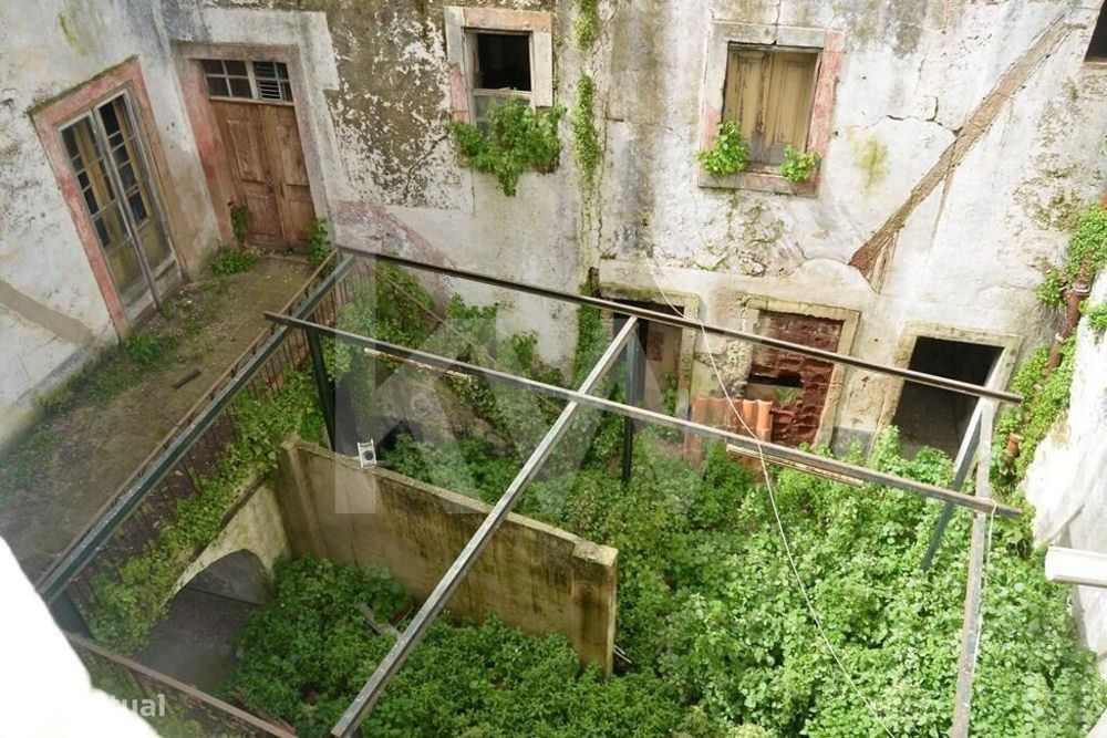 Para venda | Edifício singular do século XVII |  localizado no centro