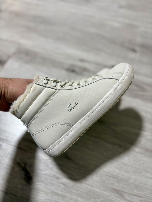 Lacoste жіночі утеплені кросівки 36 розмір
