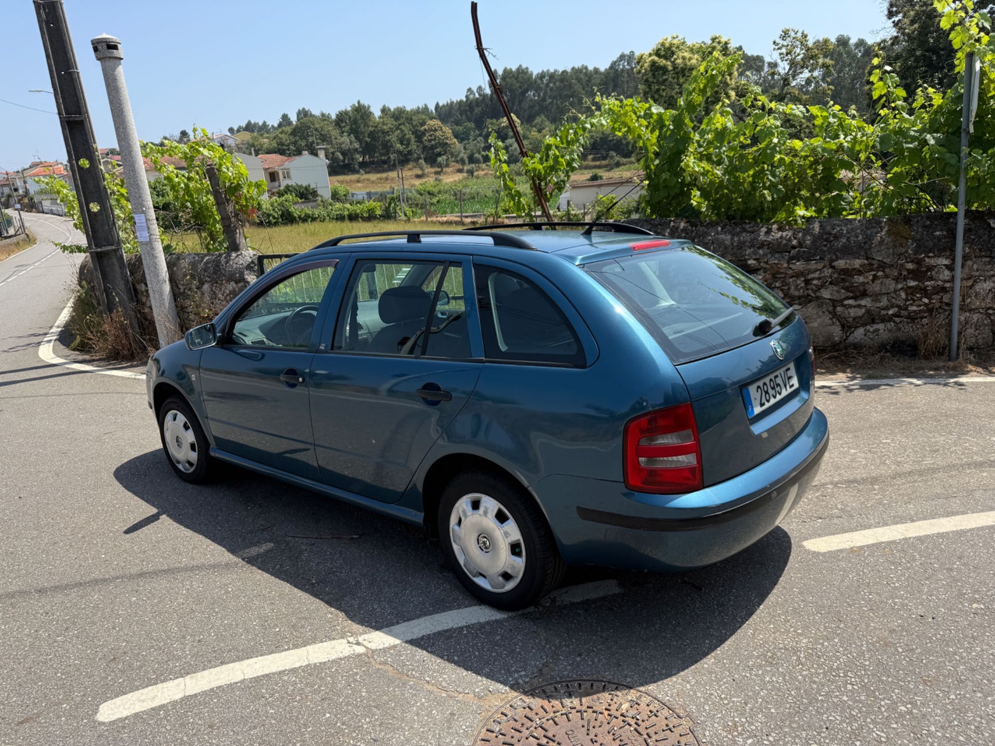 Skoda Fabia impecável com poucos km