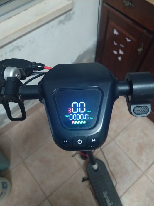 Trotinete cyroboarder