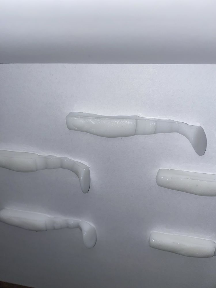 Przynęty sztuczne - białe rippery | gumy wędkarskie