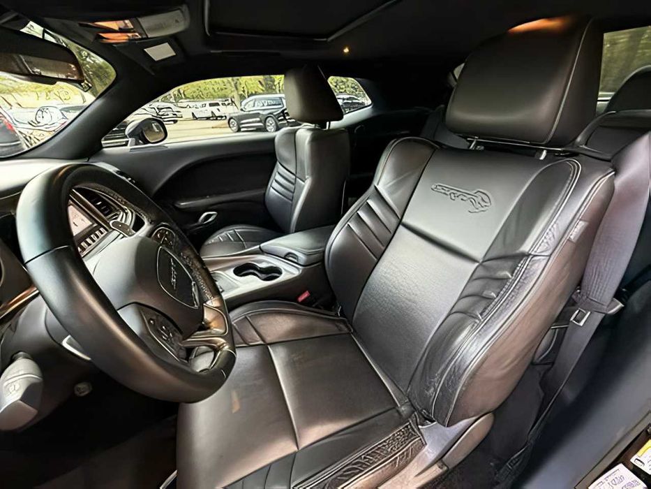 Dodge Challenger      2017