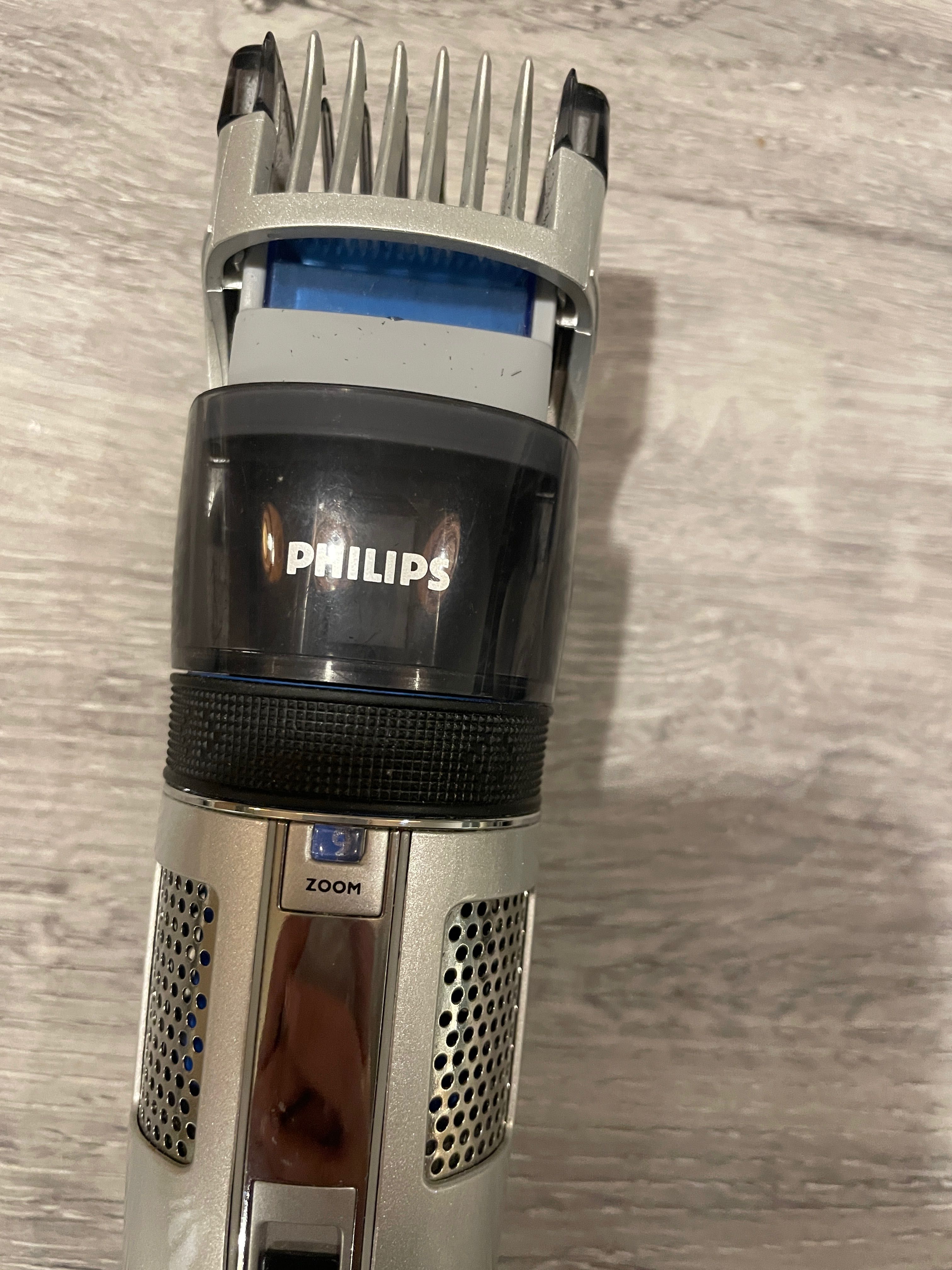 Maquina barba Philips com aspiração a vácuo