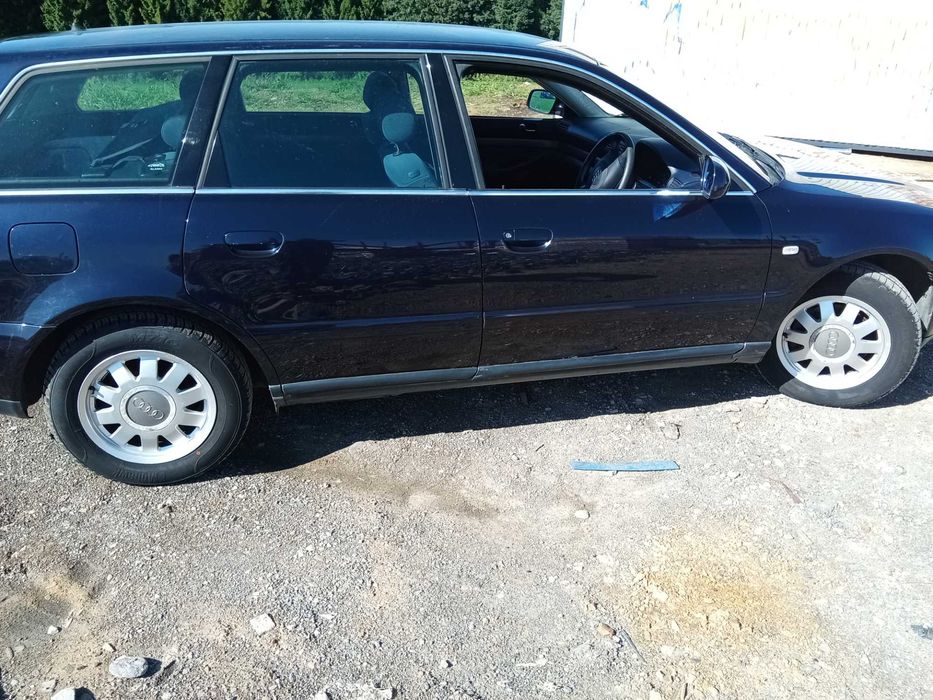 Audi A4 b5 błotnik lz5l granatowy bez malowan lift blotnik przód prawy