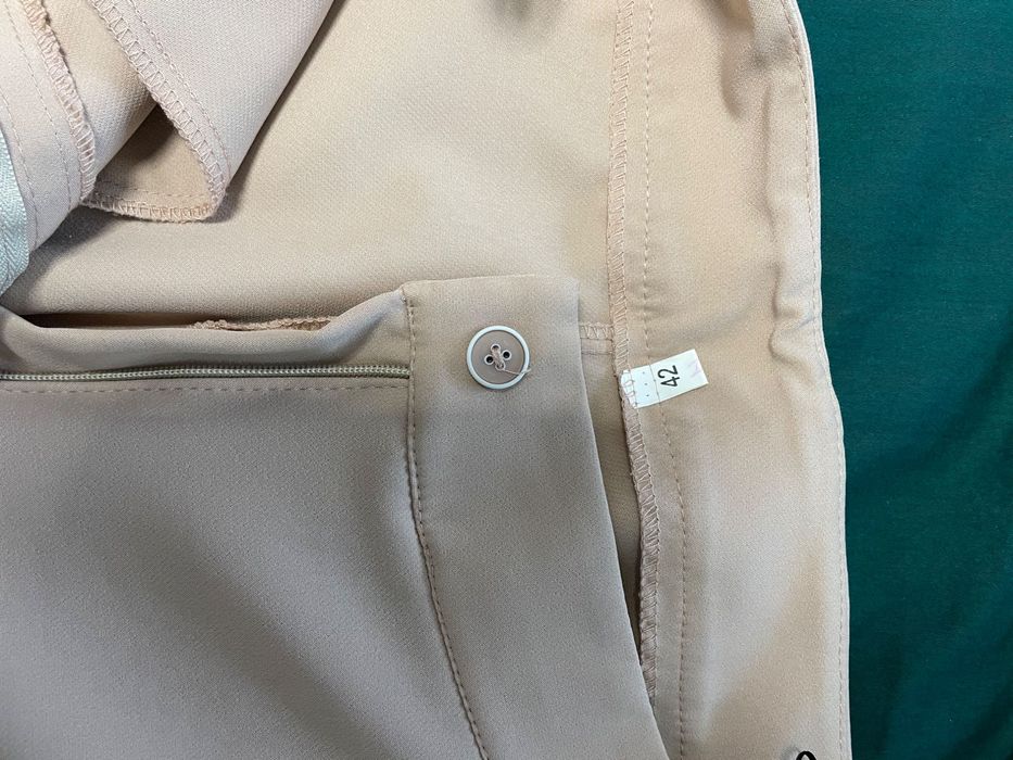 Костюм піджак і штани бежевий