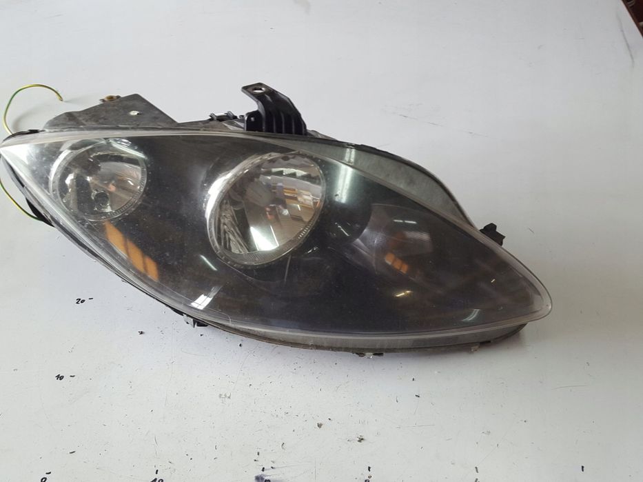 SEAT LEON 2 II LIFT 09-12r LAMPA PRAWA PRZÓD ANGLIK