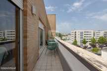 Penthouse T3+1 com Varanda e Garagem na Senhora da Hora