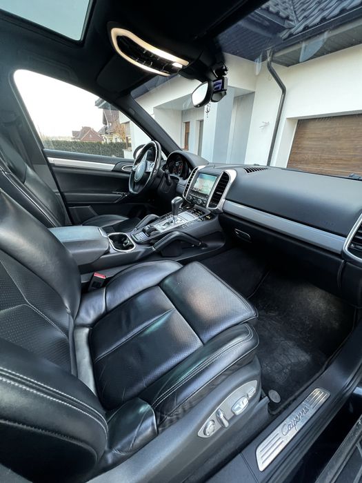 Porsche Cayenne Platinum Edition