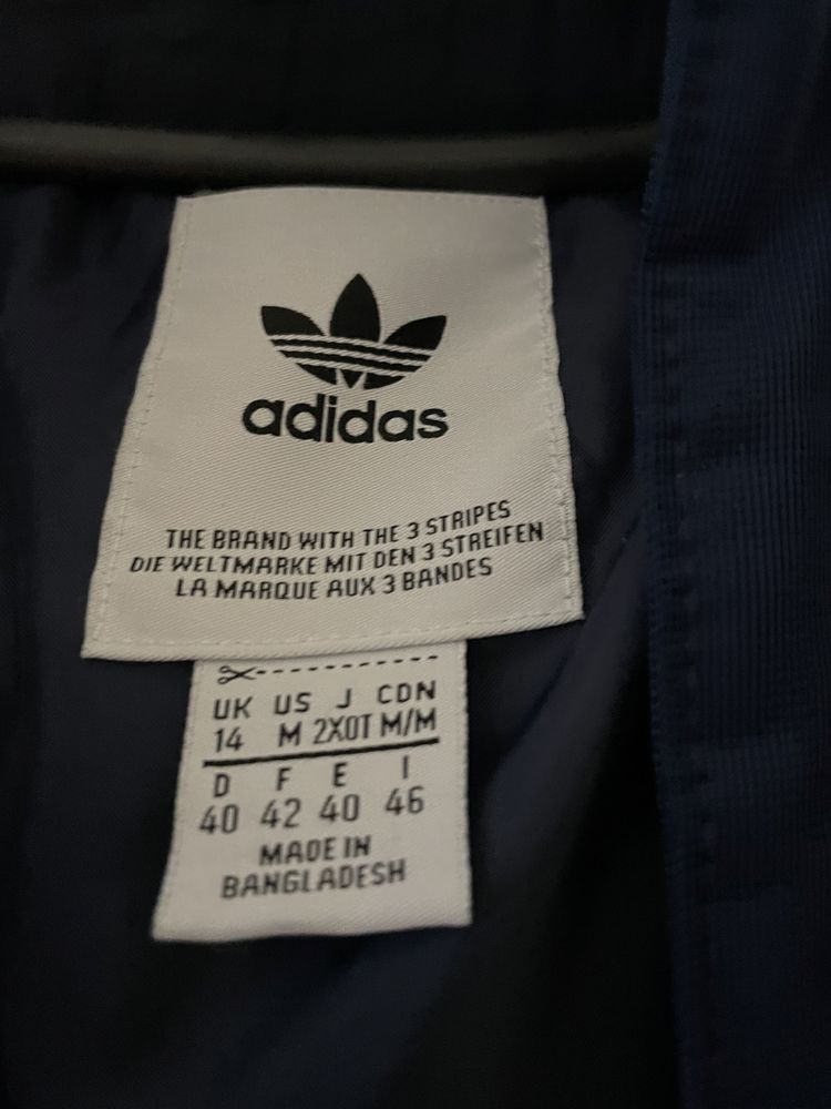 Продам оригінальну куртку adidas