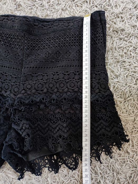 Czarne koronkowe szorty/spodenki H&M