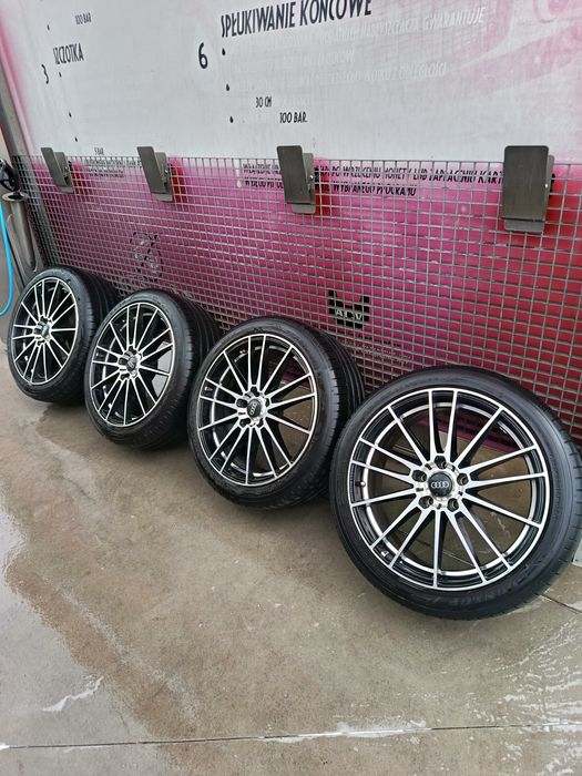 Felgi z oponami koła 19 audi