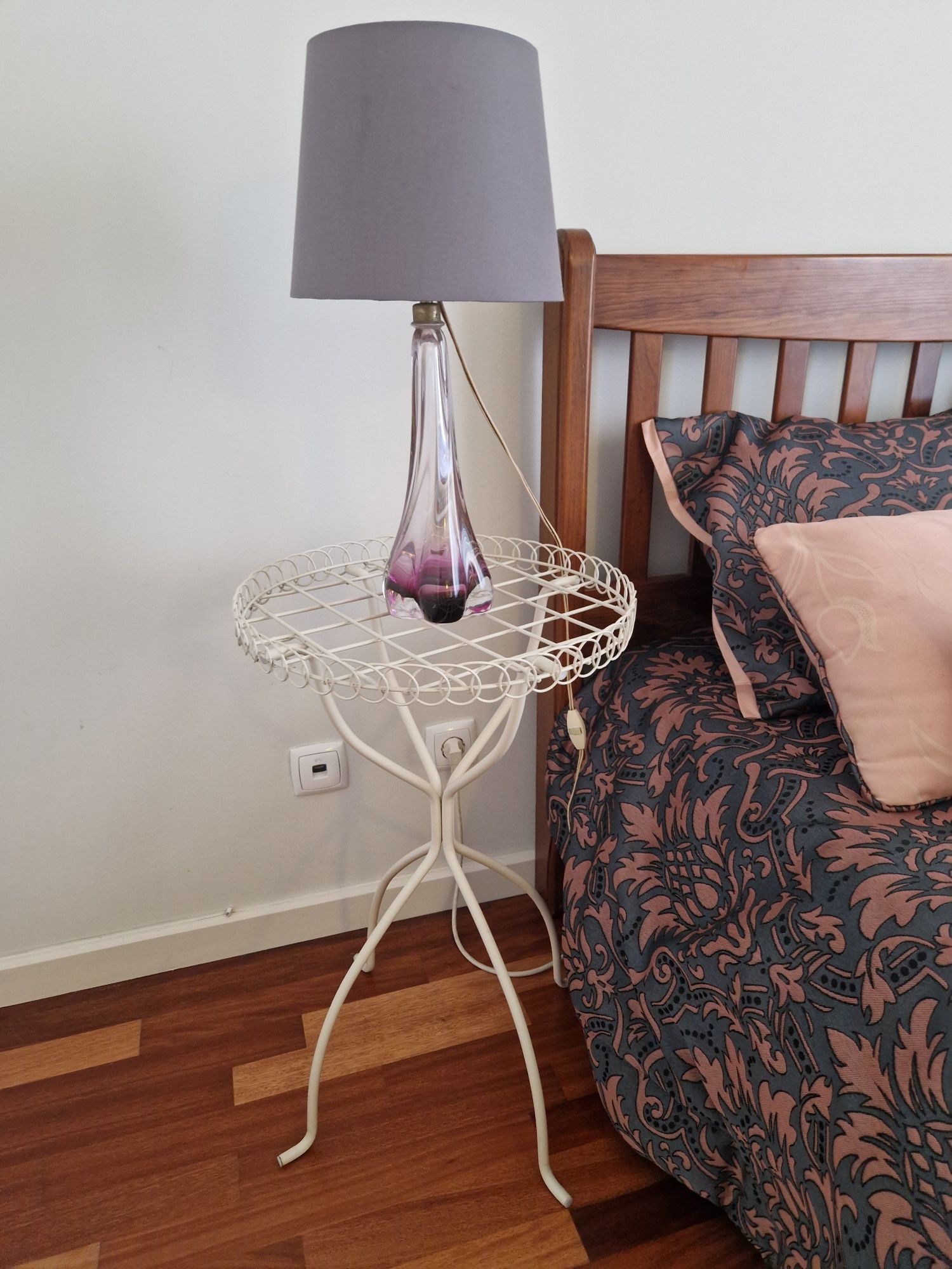 2 mesas de cabeceira/apoio IKEA