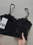 czarny koronkowy top ZARA