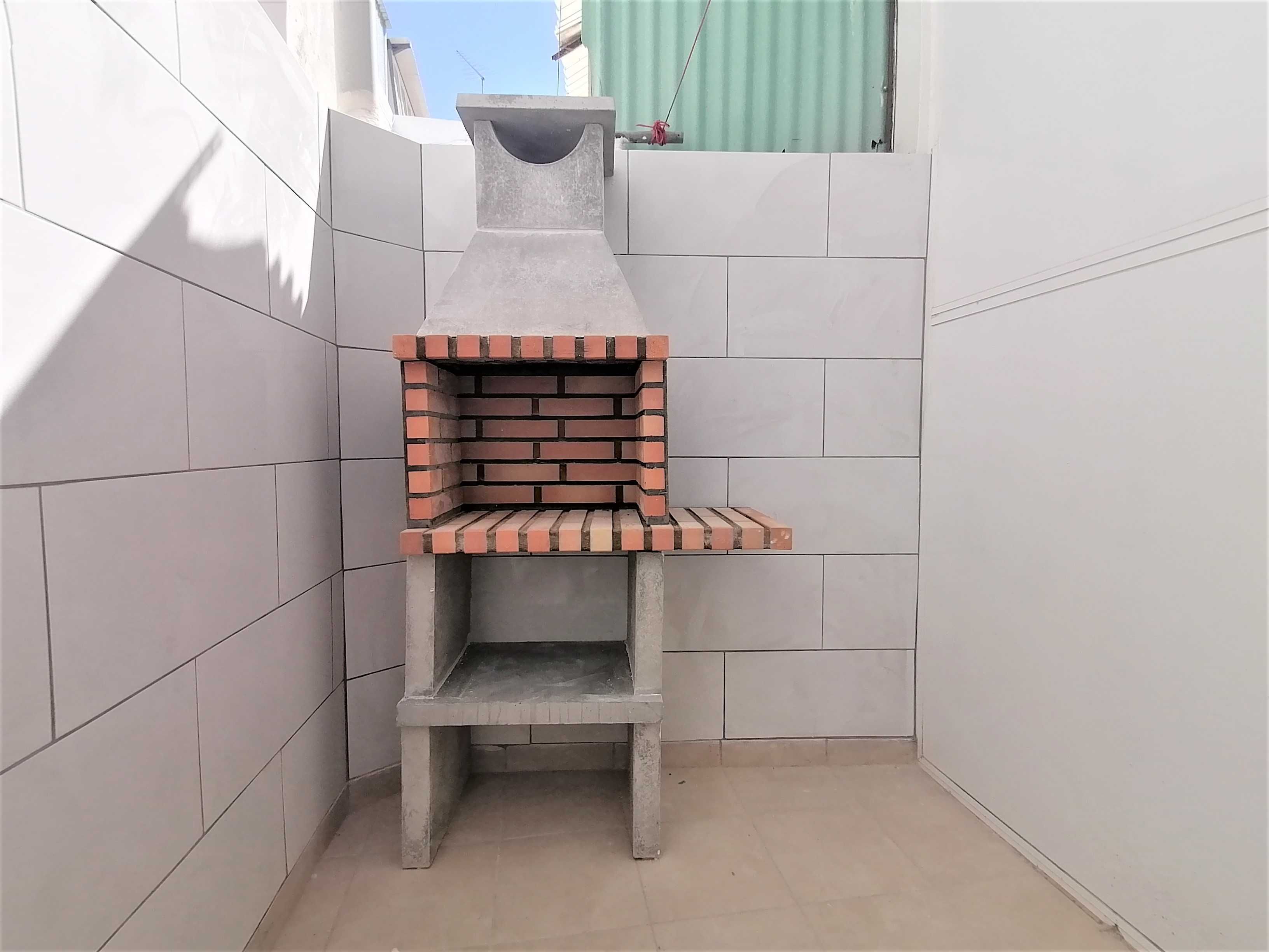 Armação de Pêra T2 Renovado, terraço privado, Praia Pescadores